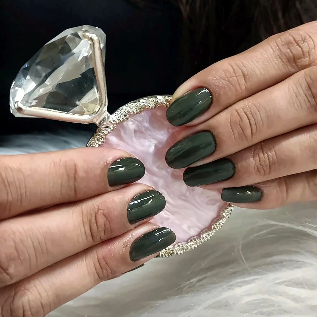 Manicure verde
