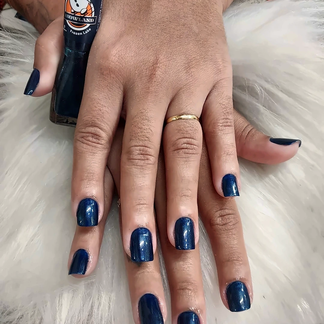 Manicure azul